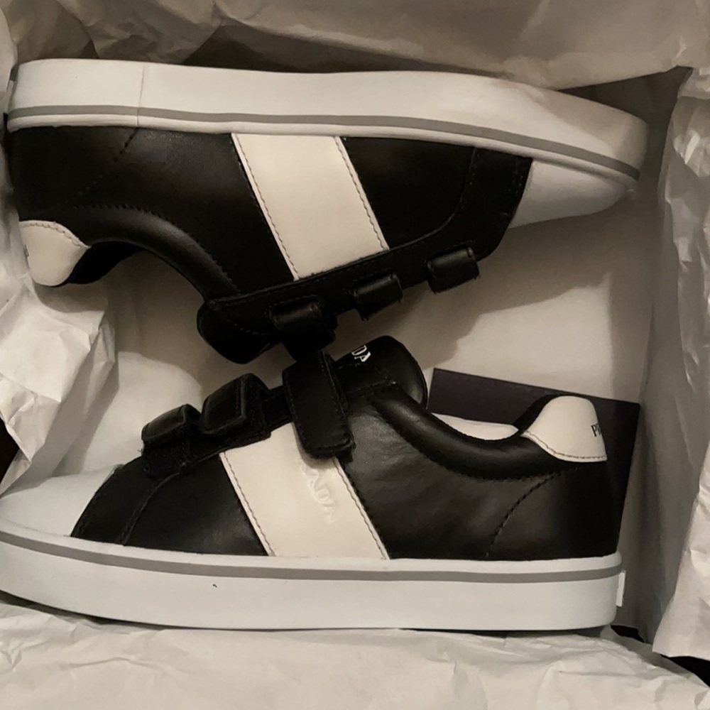 Children’s Prada shoes black and white size 33/2